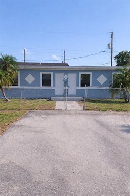 908 SW Avenue D, Belle Glade FL 33430