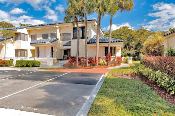 8025 NW 15th Mnr # 8025, Plantation FL 33322