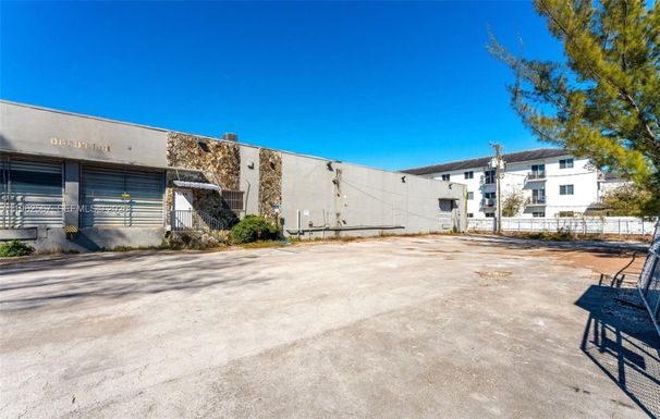 7620 W 2nd Ct, Hialeah FL 33014