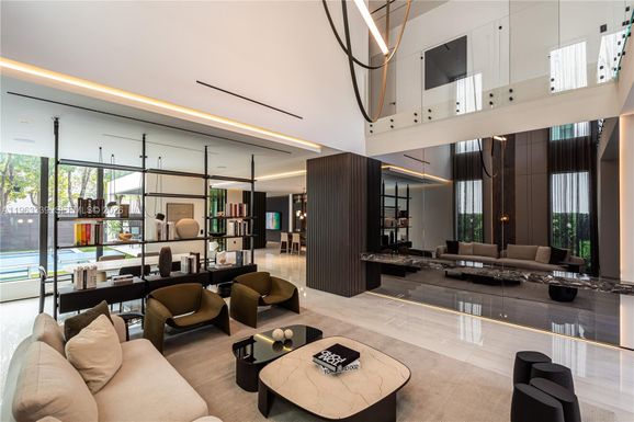 10540 NW 67th Ter, Doral FL 33178