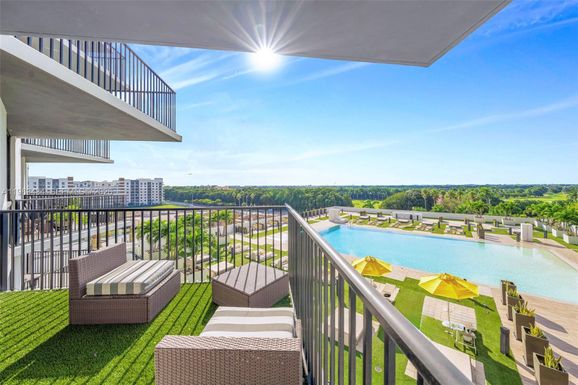 5252 NW 85th Ave # 504, Doral FL 33166