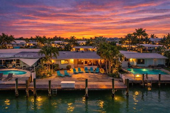 151 10th St, Marathon FL 33051