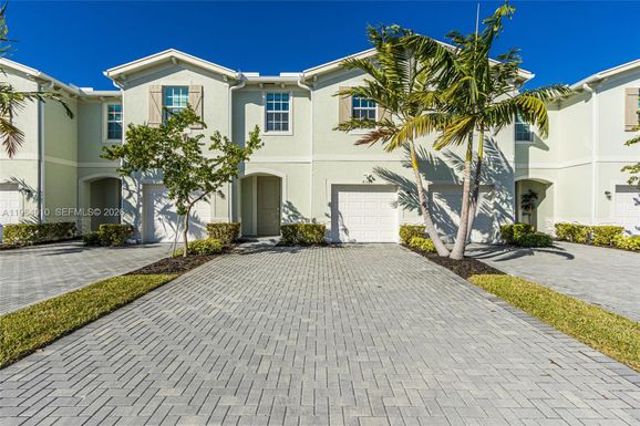 4303 Hammock Grove Dr, Lake Worth FL 33467