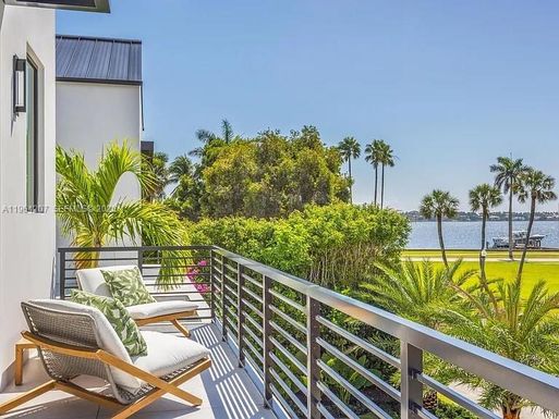 123 Murray Rd, West Palm Beach FL 33405