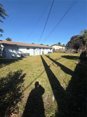 310 NE 38th St, Deerfield Beach FL 33064