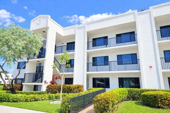 10722 W Clairmont Cir # 102, Tamarac FL 33321