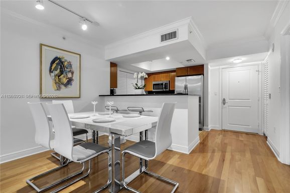 99 SE Mizner Blvd # 716, Boca Raton FL 33432