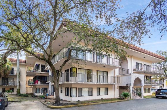 4705 SW 62nd Ave # 204, Davie FL 33314