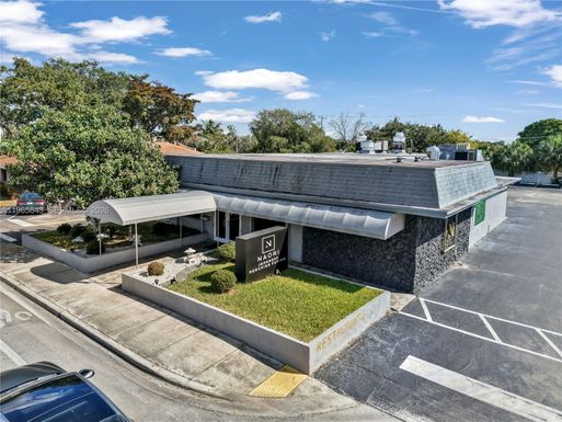 2220 N University Dr, Sunrise FL 33322