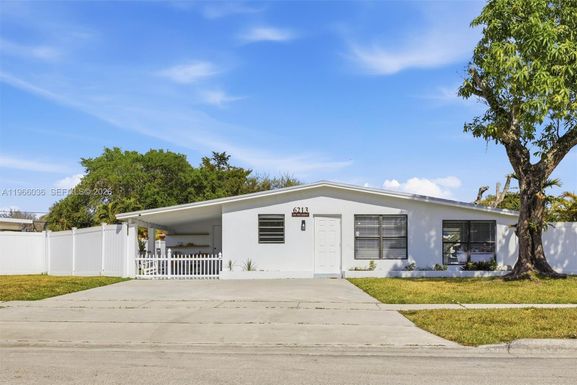 6213 NW 9th St, Margate FL 33063