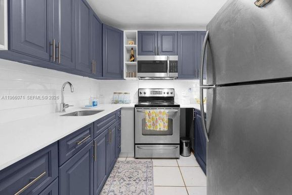 325 NW 72nd Ave # 308, Miami FL 33126