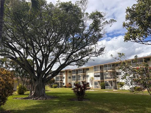 16900 NE 14th Ave # 111, Miami FL 33162