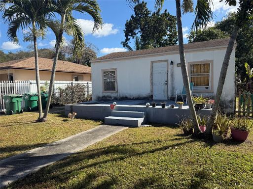 1972 NW 59th St, Miami FL 33142