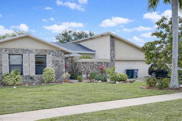 20888 Sugarloaf Ln, Boca Raton FL 33428