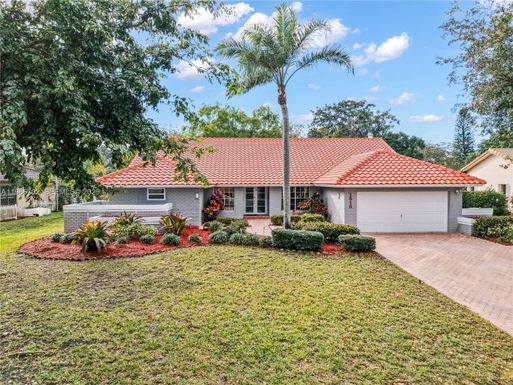 1510 NW 97th Ter, Coral Springs FL 33071