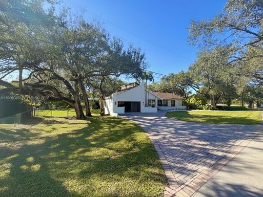 5950 SW 32nd Ter, Hollywood FL 33312