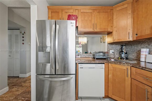 8380 Lagos De Campo Blvd # 307, Tamarac FL 33321