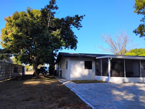 8802 Fordham, Fort Myers FL 33907