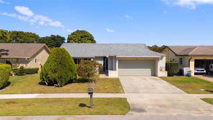 10681 Greenbriar Ct, Boca Raton FL 33498