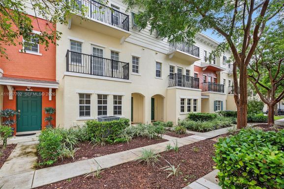 617 SW 1st Ave, Pompano Beach FL 33060