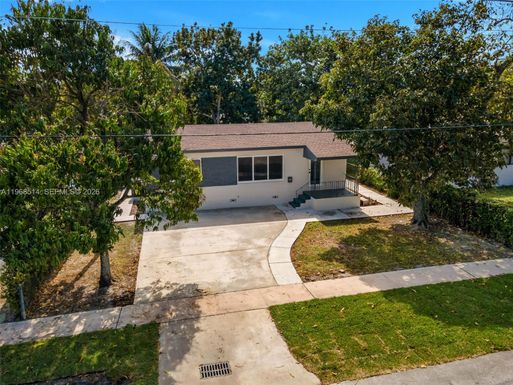 130 NE 169 TER, North Miami Beach FL 33162