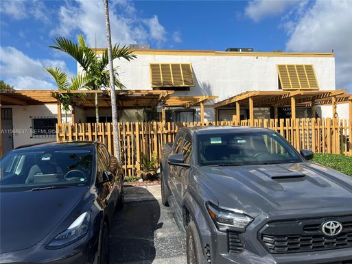 1218 SW 131st Place Cir W, Miami FL 33184