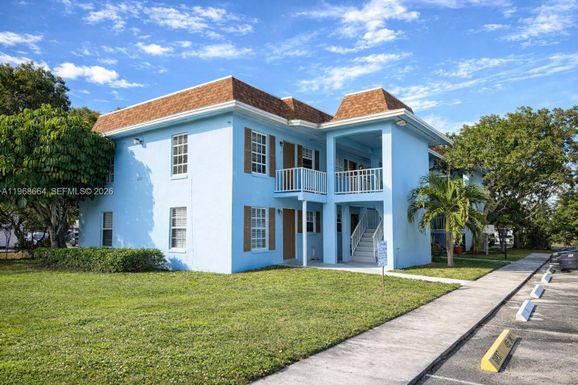 4951 Wedgewood Way # 8, West Palm Beach FL 33417