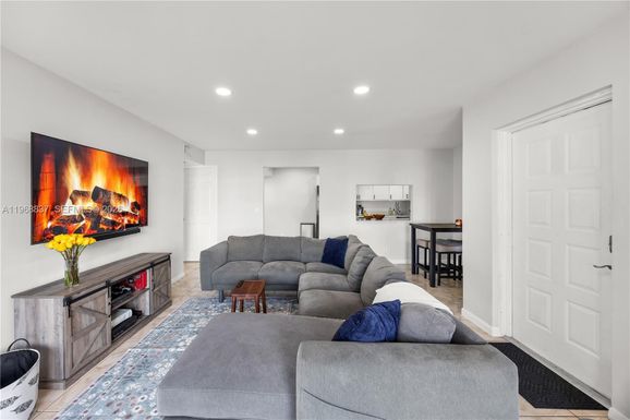 13870 Oneida Dr # H1, Delray Beach FL 33446