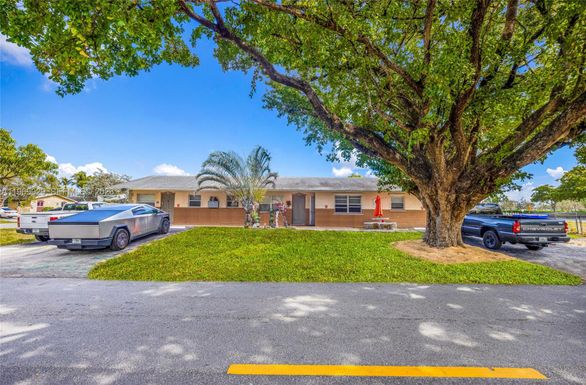 356 SW 2nd Pl, Pompano Beach FL 33060
