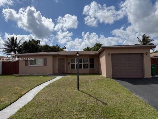 4460 NW 43rd St, Lauderdale Lakes FL 33319