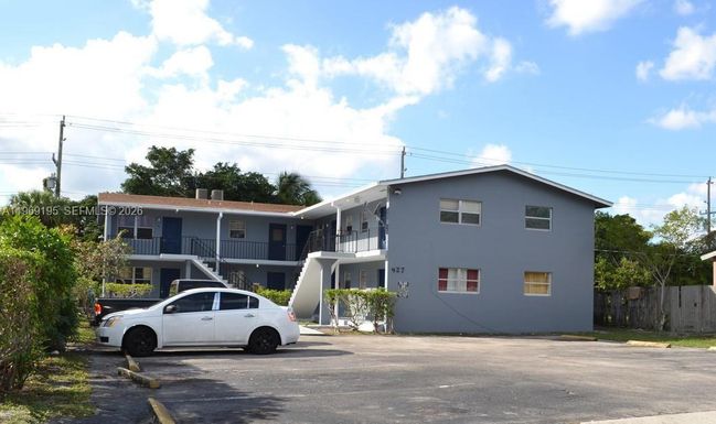 927 S Pine St, Lake Worth FL 33460