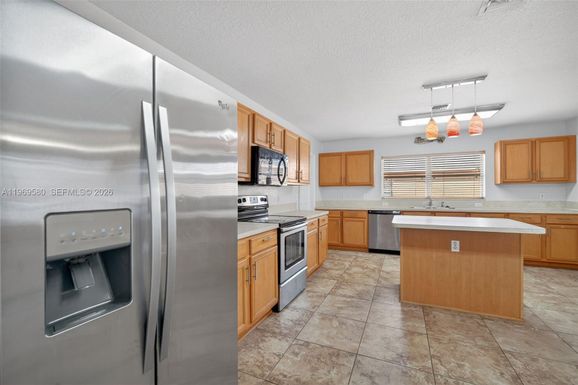 6762 NW Daffodil Ln, Port St. Lucie FL 34983