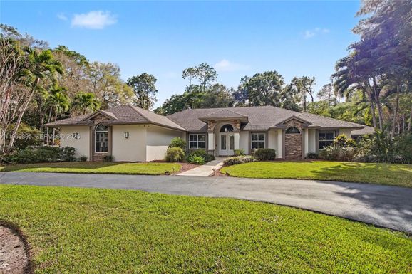 5186 Tallowood Way, Naples FL 34116