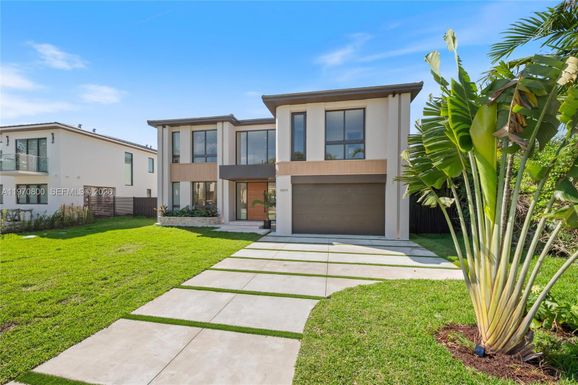 5854 SW 30th St, Miami FL 33155