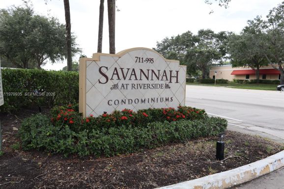 977 Riverside Dr # 221, Coral Springs FL 33071