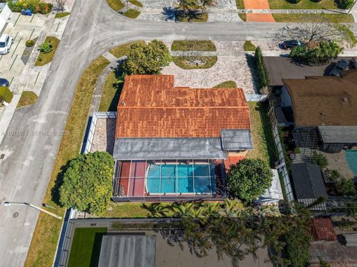 1630 SW 98th Ct, Miami FL 33165