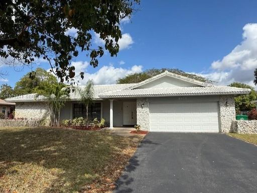 8475 NW 2nd Mnr, Coral Springs FL 33071