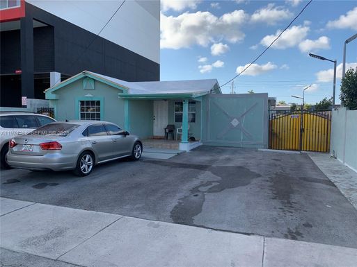 3560 NW 35th St, Miami FL 33142