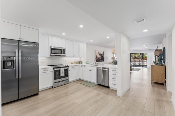 1030 Us Highway 1 # 112, North Palm Beach FL 33408