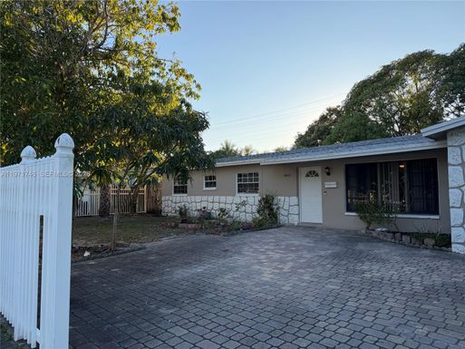 4431 NE 1st Ter, Deerfield Beach FL 33064
