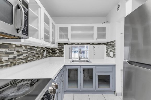 15348 SW 72nd St # 12, Miami FL 33193