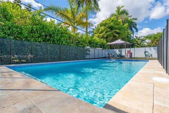 348 NE 117th St, Miami FL 33161