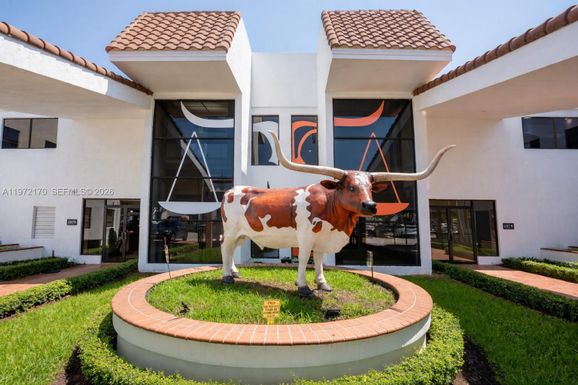 5969 NW 151st St, Miami Lakes FL 33014