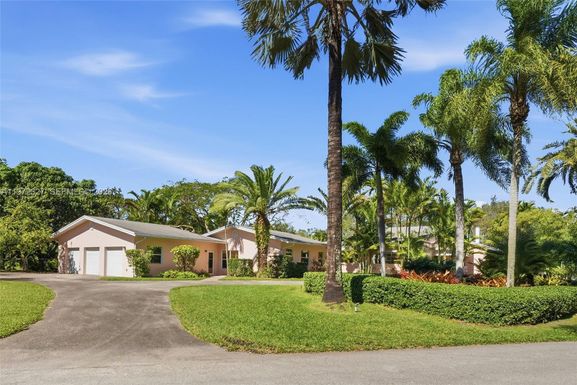 11450 SW 92nd Ct, Miami FL 33176