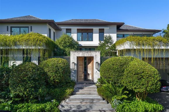 6850 Sunrise Ct, Coral Gables FL 33133