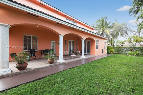 16613 NW 77th Path, Miami Lakes FL 33016