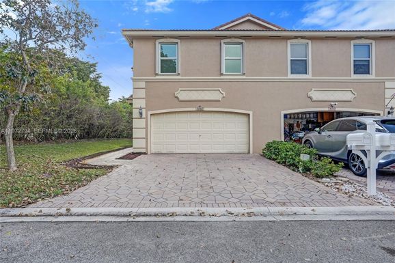3542 Santa Fe Pl, Coconut Creek FL 33073