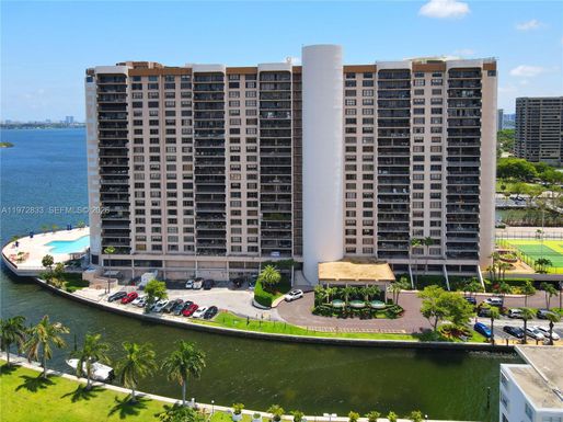 1800 NE 114th St # 711, Miami FL 33181