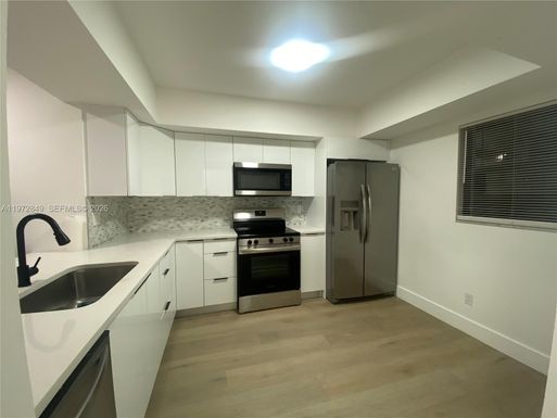 1765 Courtyard way # 103, Naples FL 33114