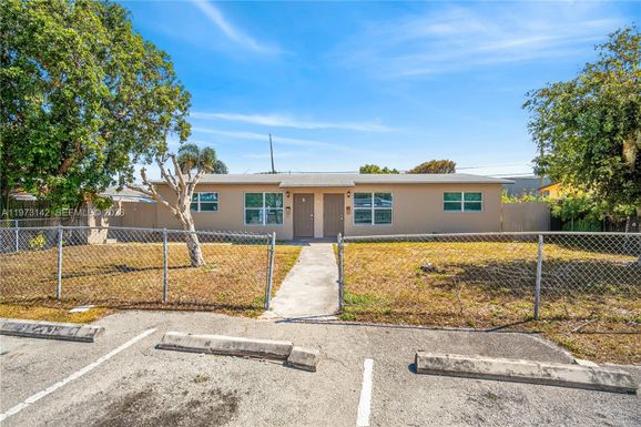 1920 NE 2nd Ter, Pompano Beach FL 33060